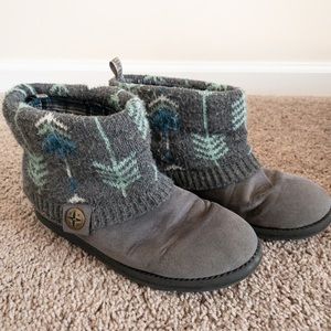 Muk Luks low rise ankle boots!